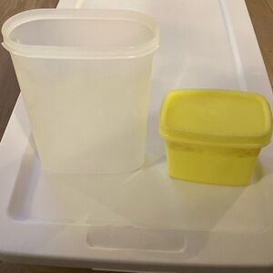 Tupperware pitcher no top. Tupperware yellow container.